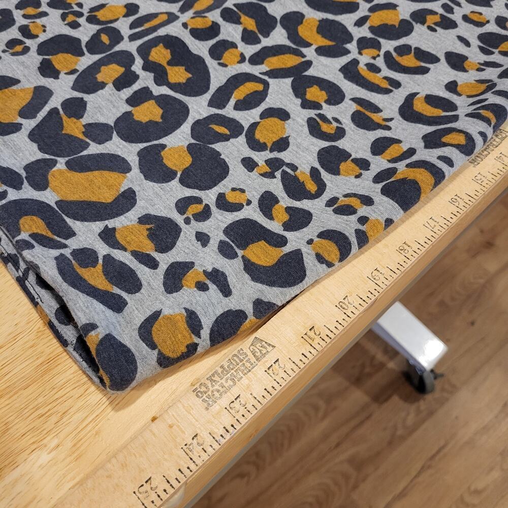 Knit H&M Grey Leopard Print Knee Length Pencil Invisible Zipper Small 30" Waist - Picture 4 of 10
